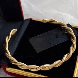 Elegant Gold Twisted Bracelet